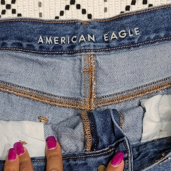 American Eagle Outfitters High Waisted Cuffed Mom Denim Shorts - Picture 2 of 8